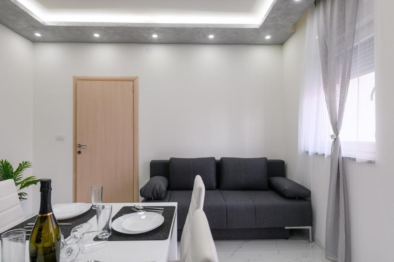 Complex Villa White Pula Bagian luar foto
