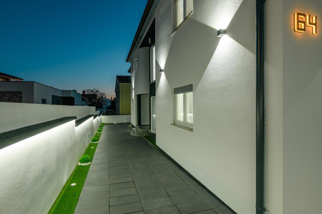 Complex Villa White Pula Bagian luar foto