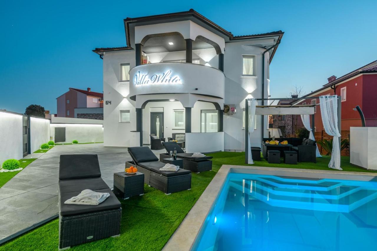 Complex Villa White Pula Bagian luar foto
